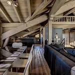 Luxurious Ski-in Ski-out Duplex On Slope Appartamento Courchevel